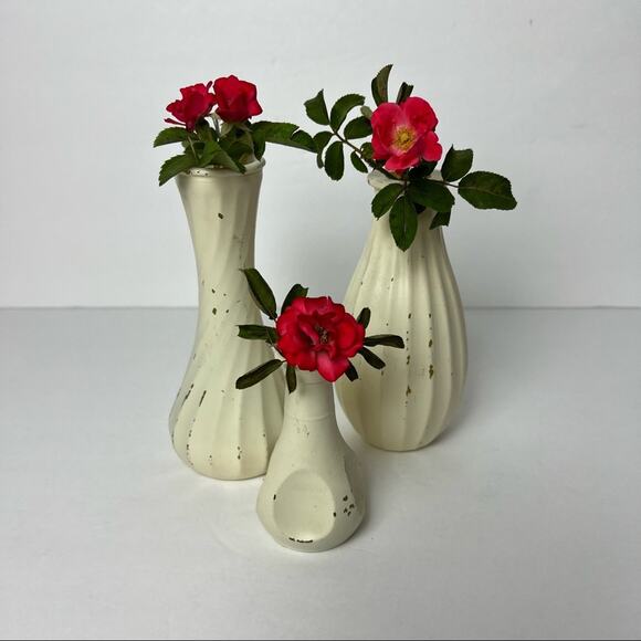 Vintage Cream Distressed Hoosier Glass Flower Vase Set of 3 - Picture 8 of 12